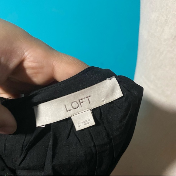 LOFT S Black Shimmer Clip Ruffle Button Blouse Smocked Neck Popover Metallic - Picture 6 of 6